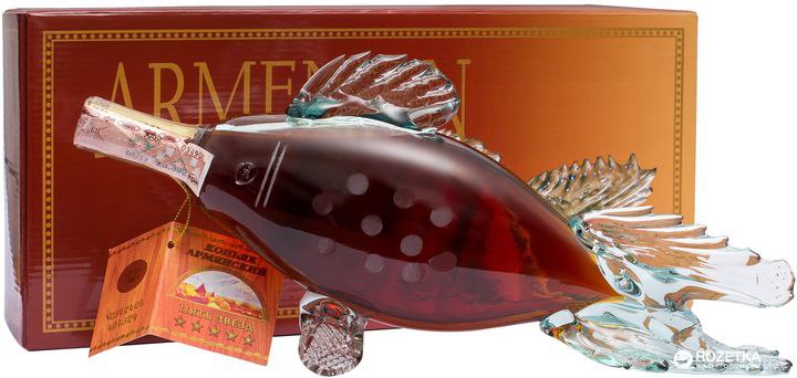 Бренді Вірменський Риба 5* 40% 0.5 л gift box